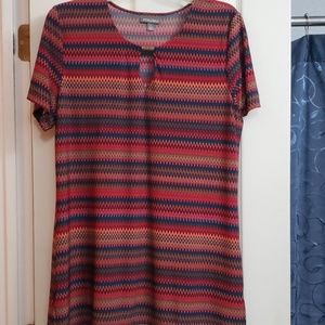 NWT Roz & Ali short sleeve keyhole blouse